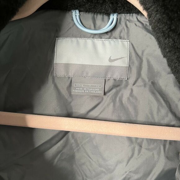 Nike Women's Ice Blue Quilted Vest size small - Picture 6 of 8